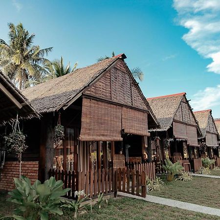 Nipoh Beach Cottage Kijal Eksteriør bilde