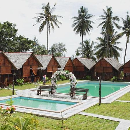 Nipoh Beach Cottage Kijal Eksteriør bilde