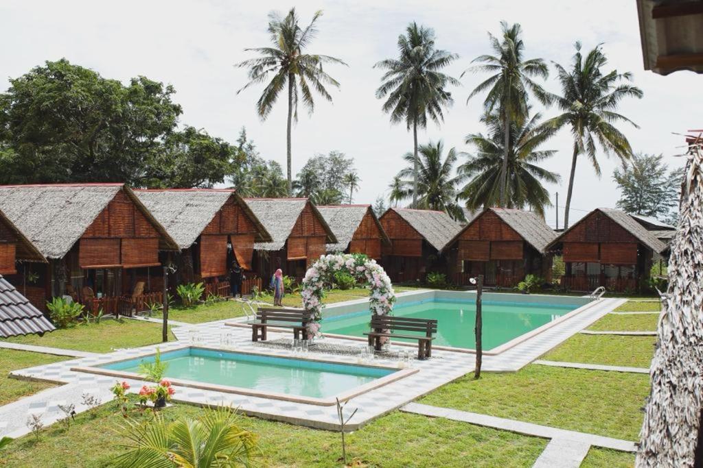 Nipoh Beach Cottage Kijal Eksteriør bilde